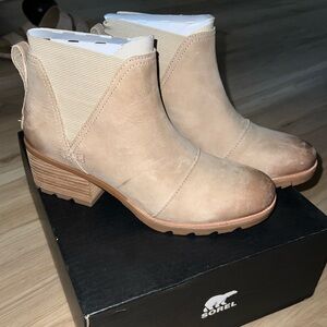 Sorel Women's Beige Cate Chelsea Boots